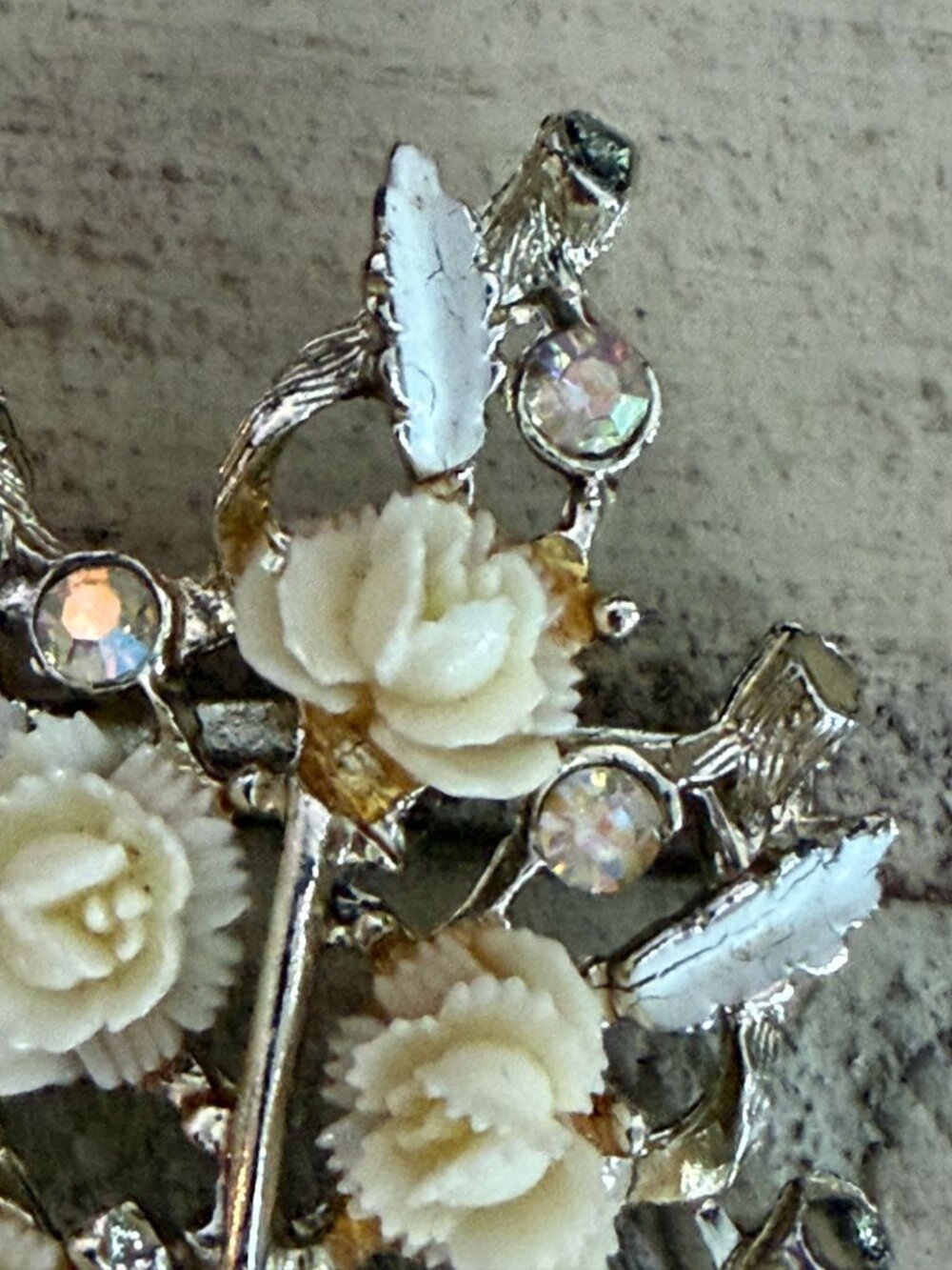 Vintage Celluloid White Rose Floral Spray Brooch Silver Tone Rhinestone 1950s - Picture 6 of 11